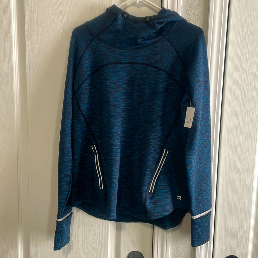 NWT Fleece lined Gap cowl neck hoodie. Size L